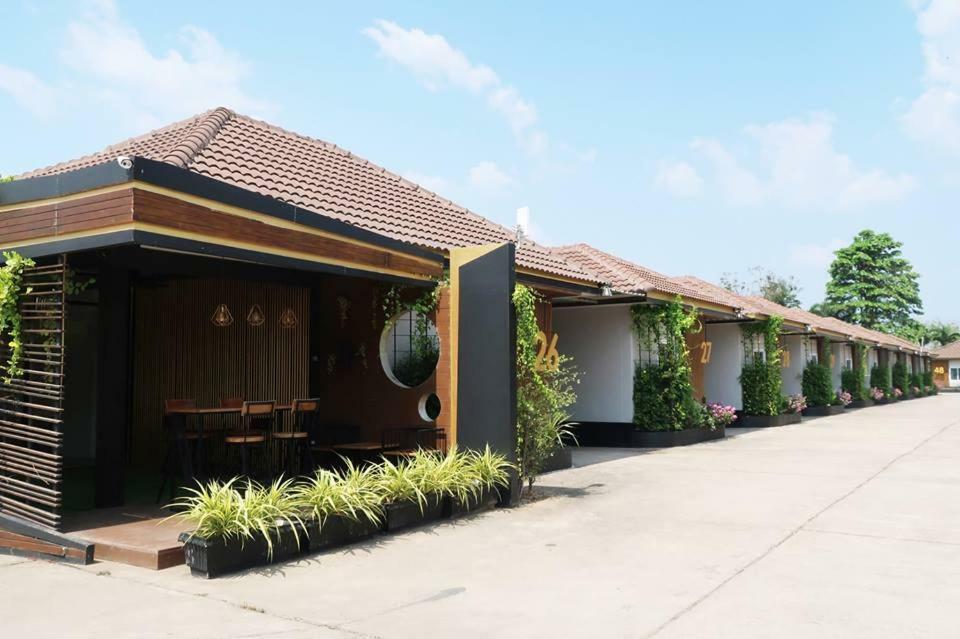 Golden House Hotel Sakaeo Sa Kaeo Exterior photo